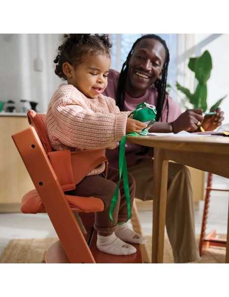 Tripp Trapp Stokke Terracota con Baby Set ² en comedor